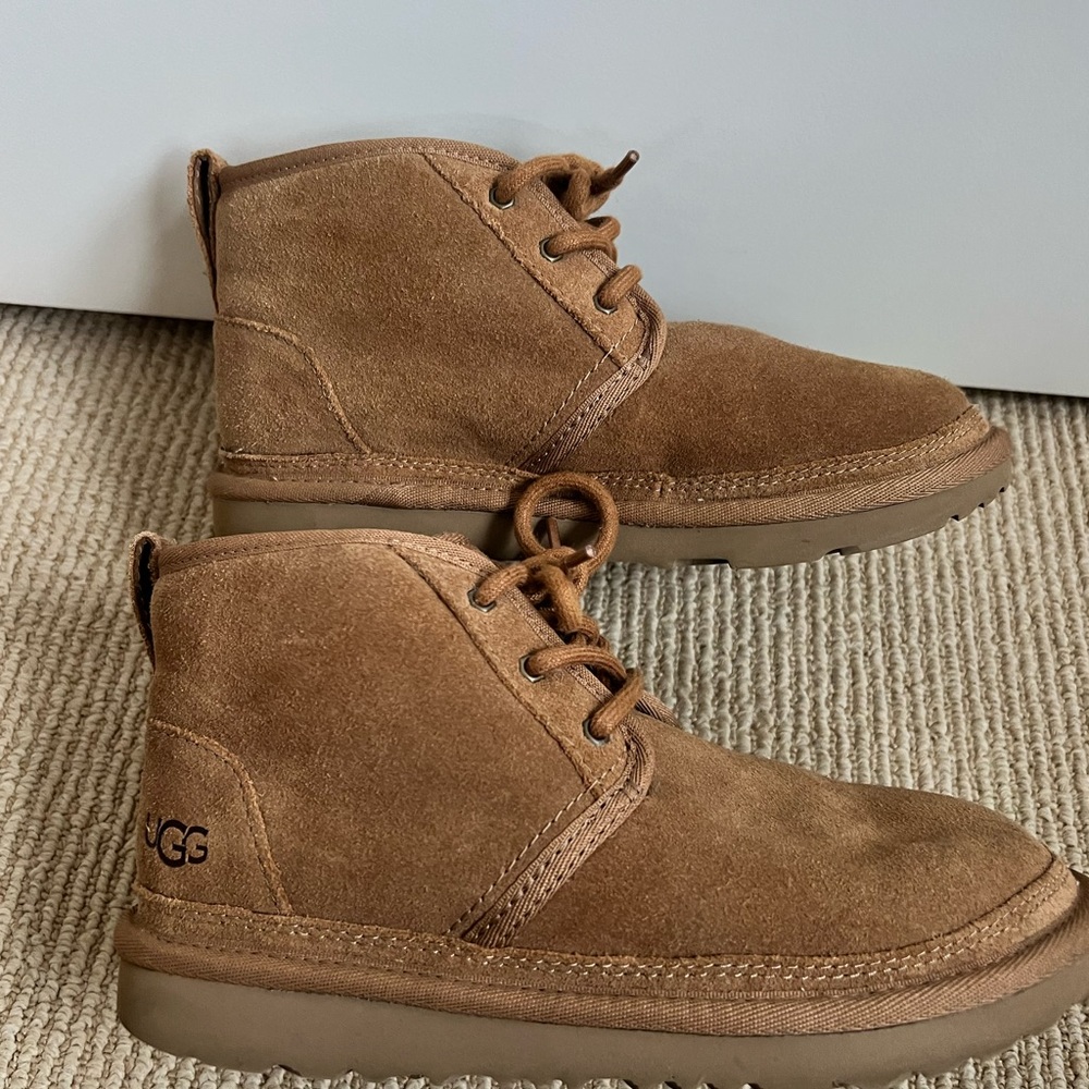 Ugh Neumel Chestnut Big Kids size 3